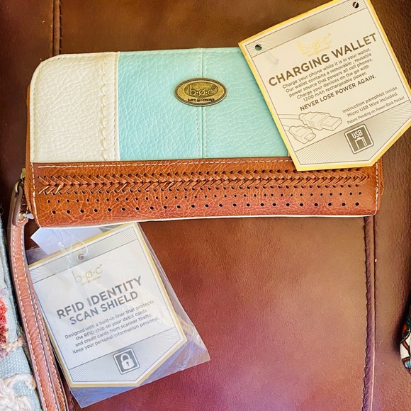 b.o.c wallet, wrist purse, etc. NWT - Picture 2 of 7